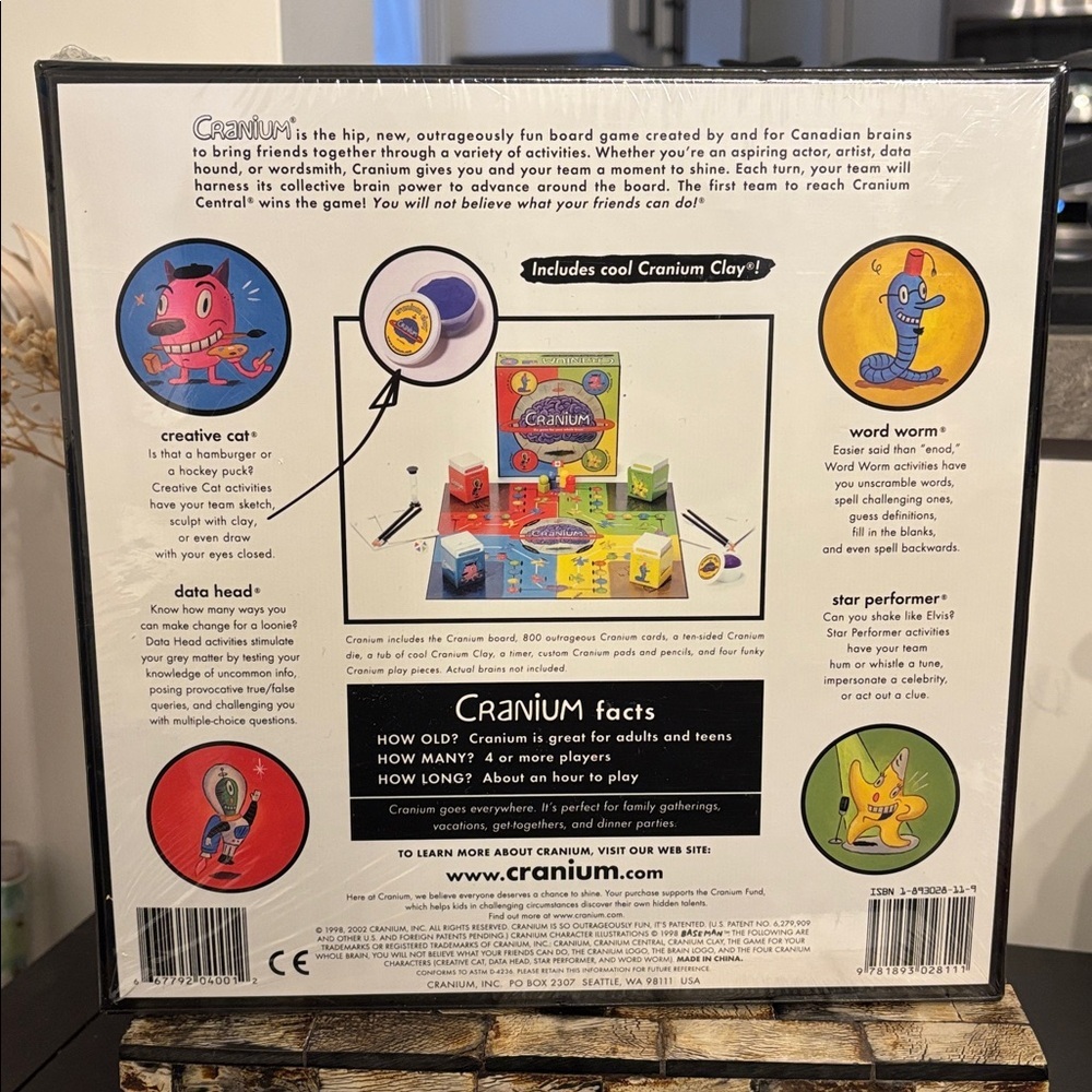 NWT CRANIUM Family Board Game Award Winning Canadian Edition Ages 12+ - Picture 6 of 8